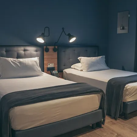 The Poet לה ספציה