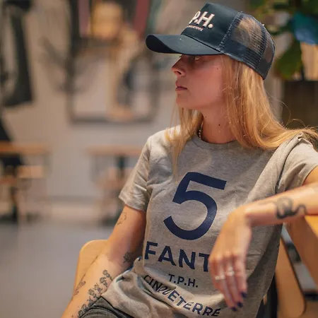 מלון The Poet 4*