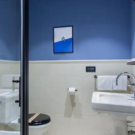 The Poet לה ספציה