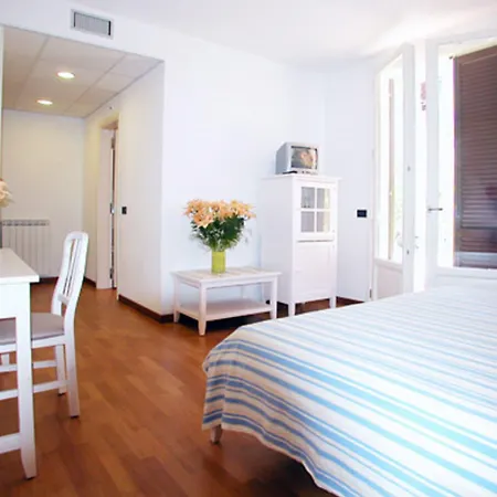 Hotel The Poet 4*
