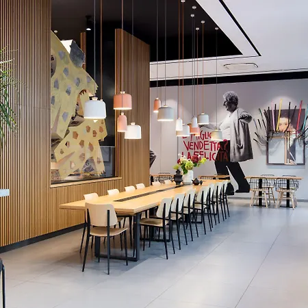 Hotell The Poet 4*