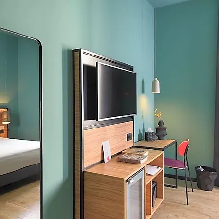 Hotel The Poet 4*