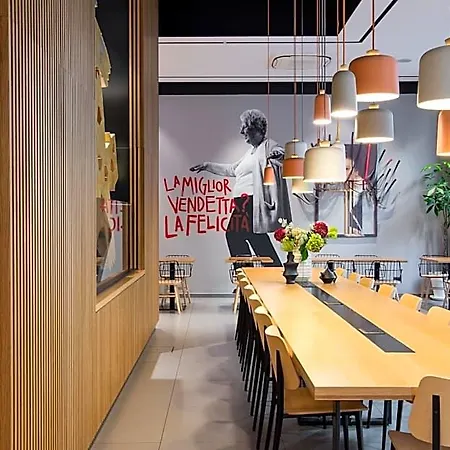 Hotel The Poet 4*