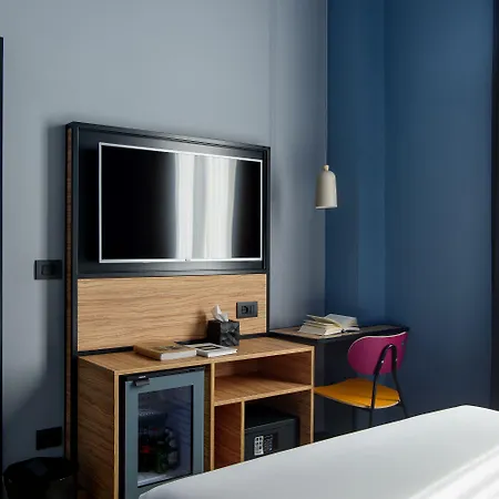 The Poet La Spezia